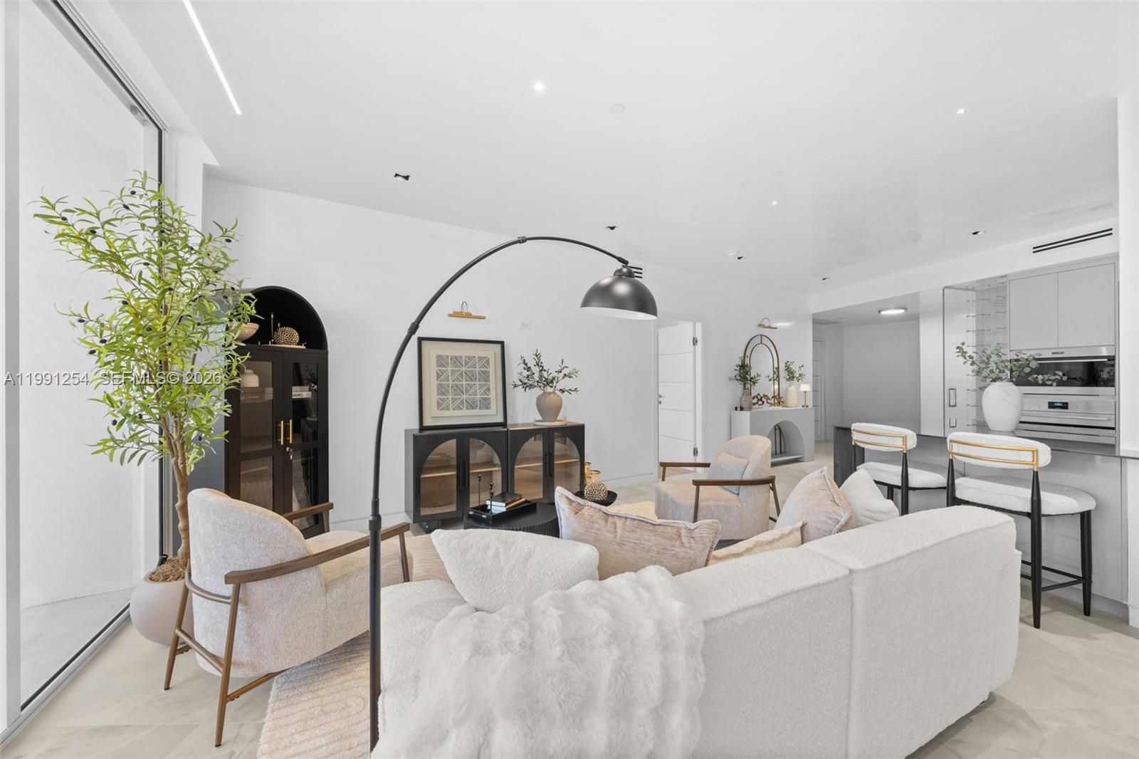 9601 Collins Ave 808