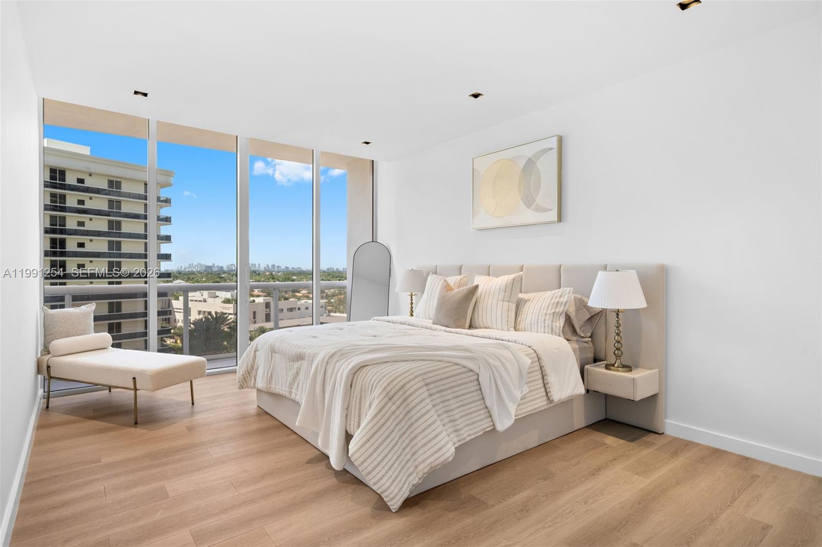 MAJESTIC TOWER - Residential