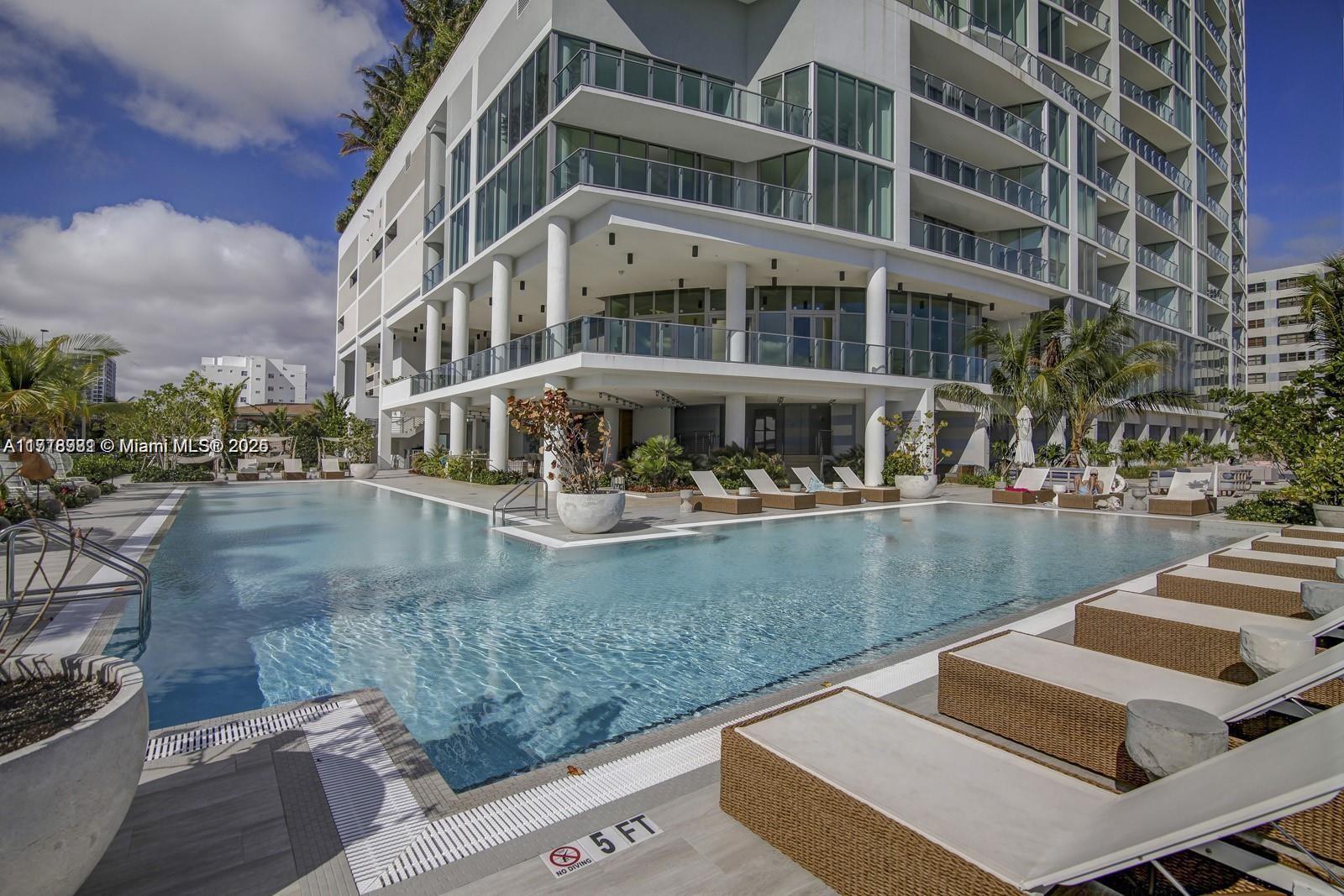 BISCAYNE BEACH CONDO - Residential