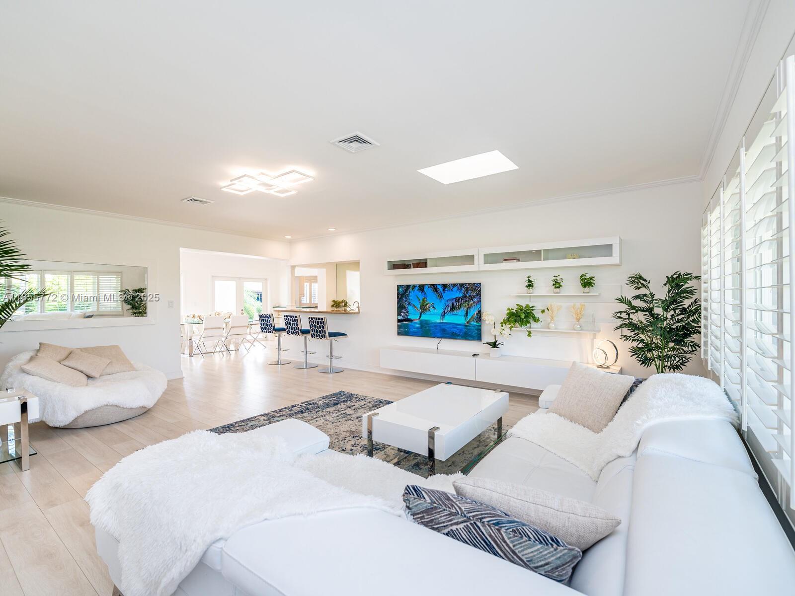 LAUDER GATE ISLES - Residential Lease