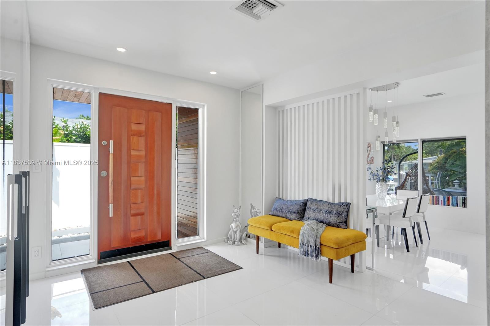 2730 Scott St, Hollywood, FL, 33020/$700,000 3 2730 Scott St