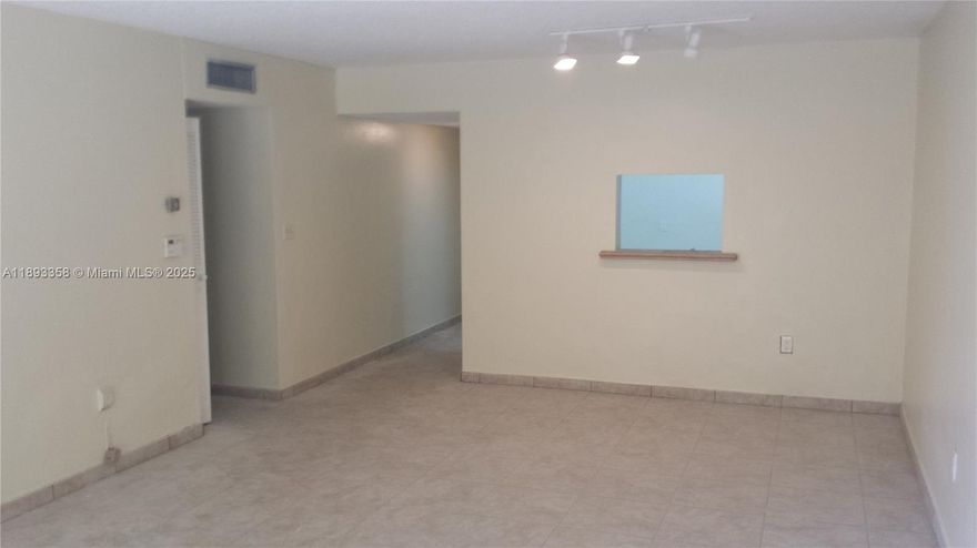 Large corner unit 2 bedrooms/ 2 bathrooms on the ground floor in the gated Community Capri Gardens.
Centrally located with garden view. the building offer many communities. Kitchen updated. Closed to I95, North Miami Downtown.
