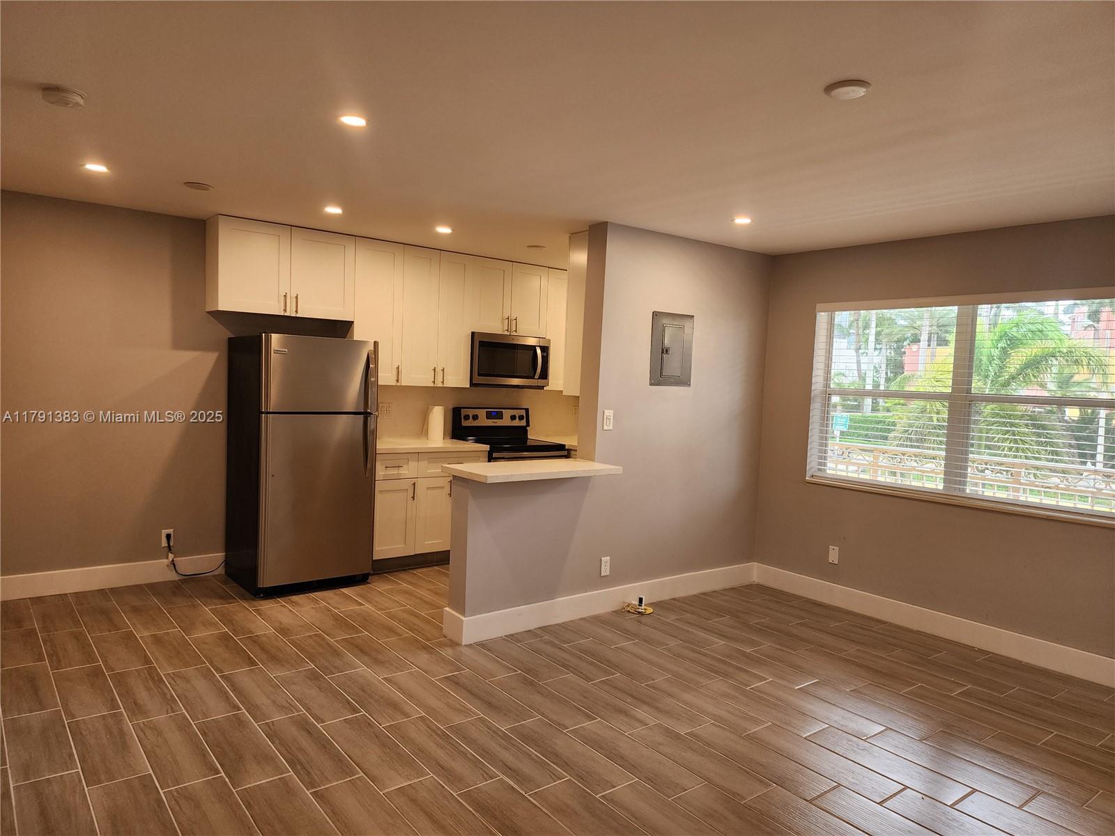 2121 N Ocean Blvd 7, Fort Lauderdale, Broward County, Florida - 1 Bedrooms  
1 Bathrooms - 