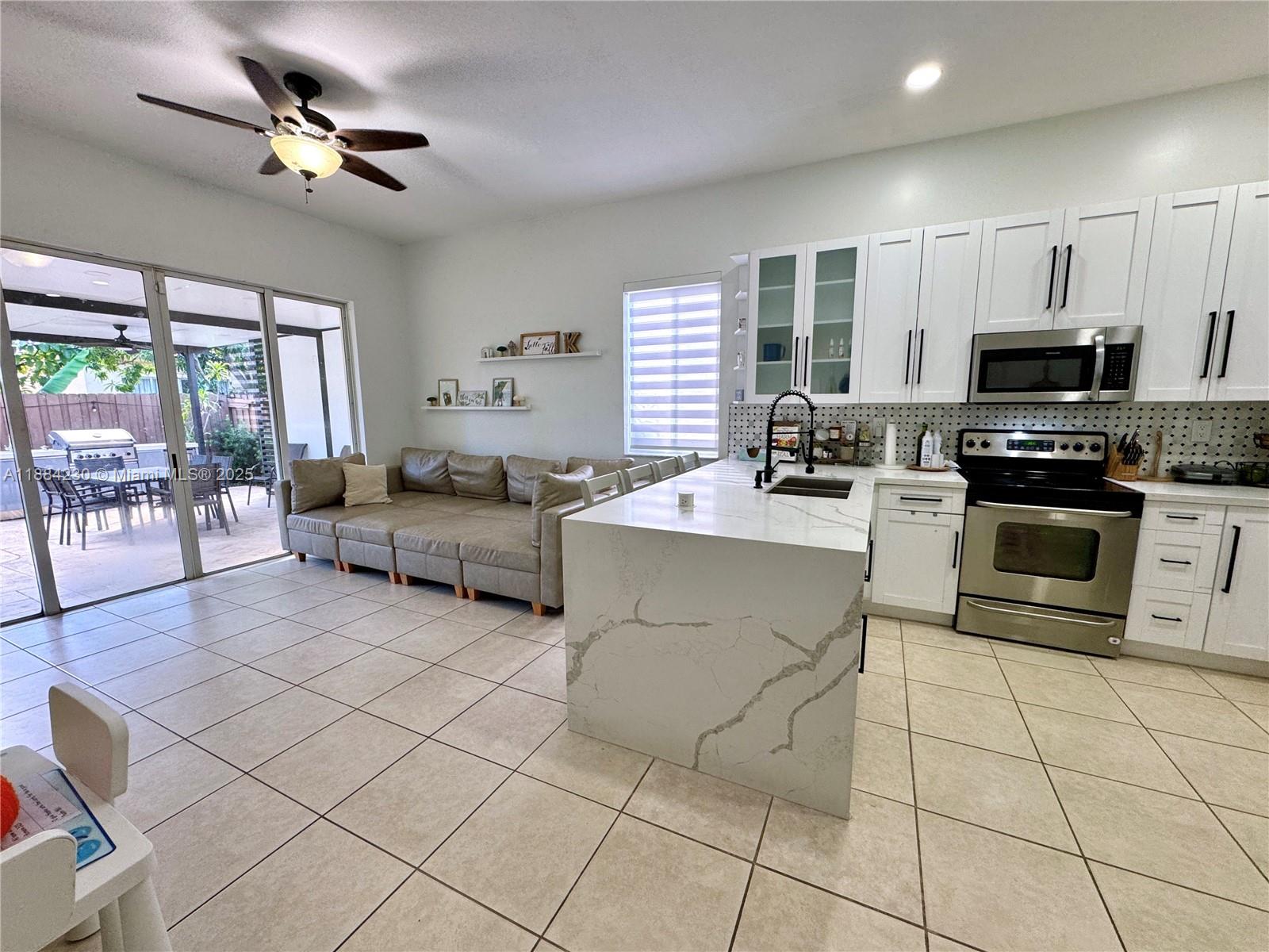 LAKES BY THE BAY KAYE - Residential