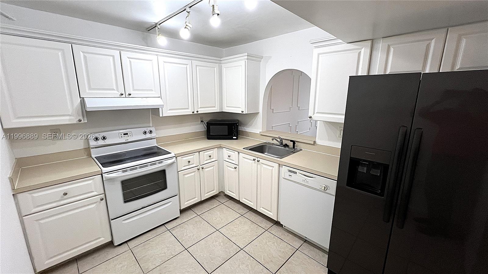 BELASERA AT PINE ISLAND C - Residential Lease