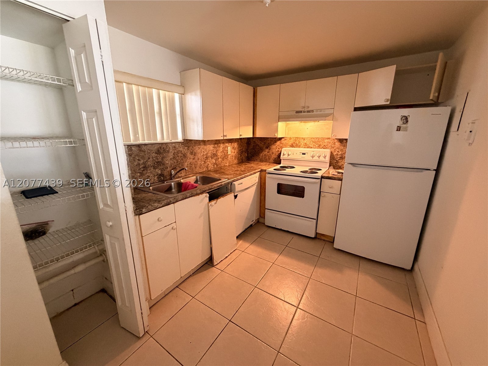 4235 N University Dr 103, Sunrise FL 33351