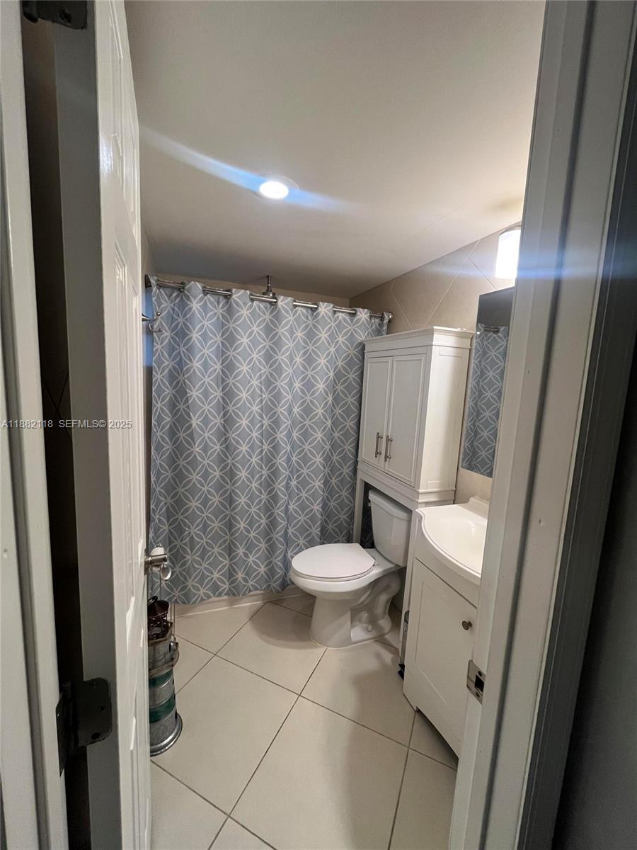 BEL-AIRE SECTION SIX COND - Residential