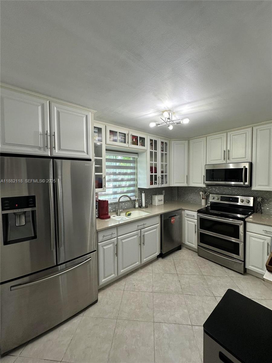 BEL-AIRE SECTION SIX COND - Residential