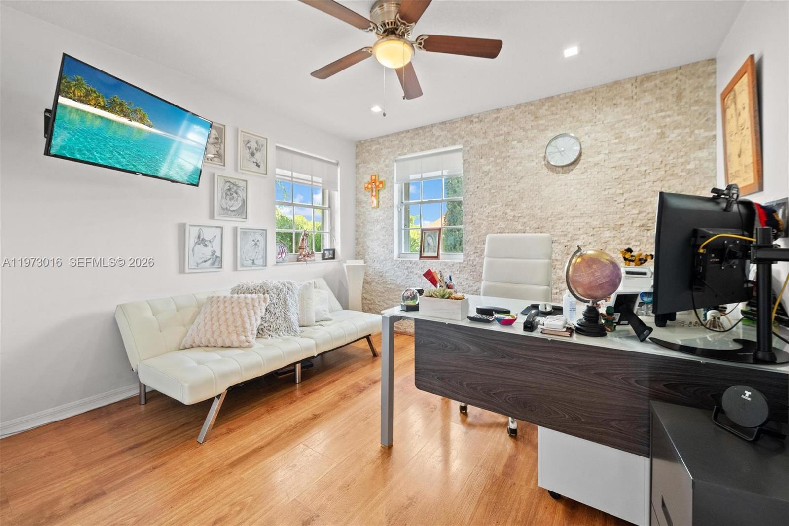 DORAL GLEN T-17816 - Residential