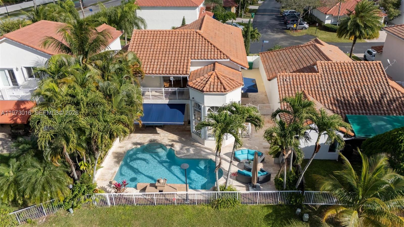 DORAL GLEN T-17816 - Residential