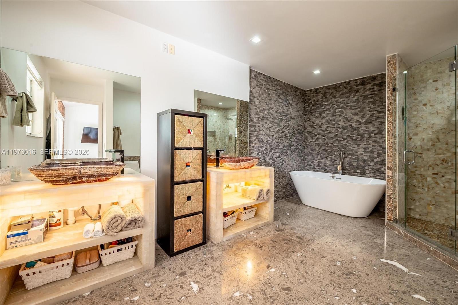 DORAL GLEN T-17816 - Residential