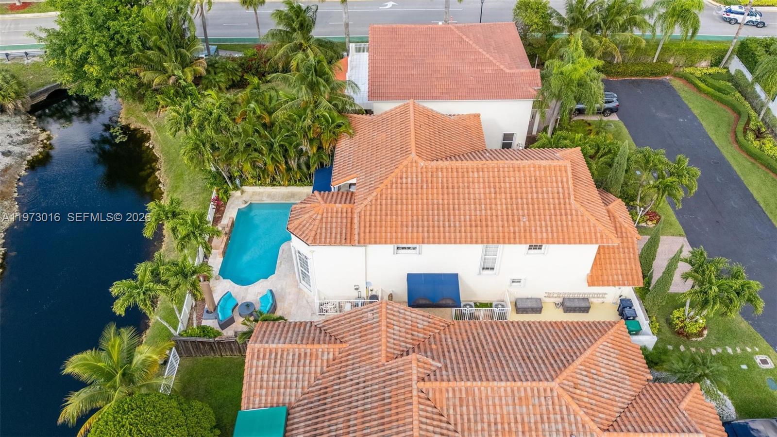 DORAL GLEN T-17816 - Residential