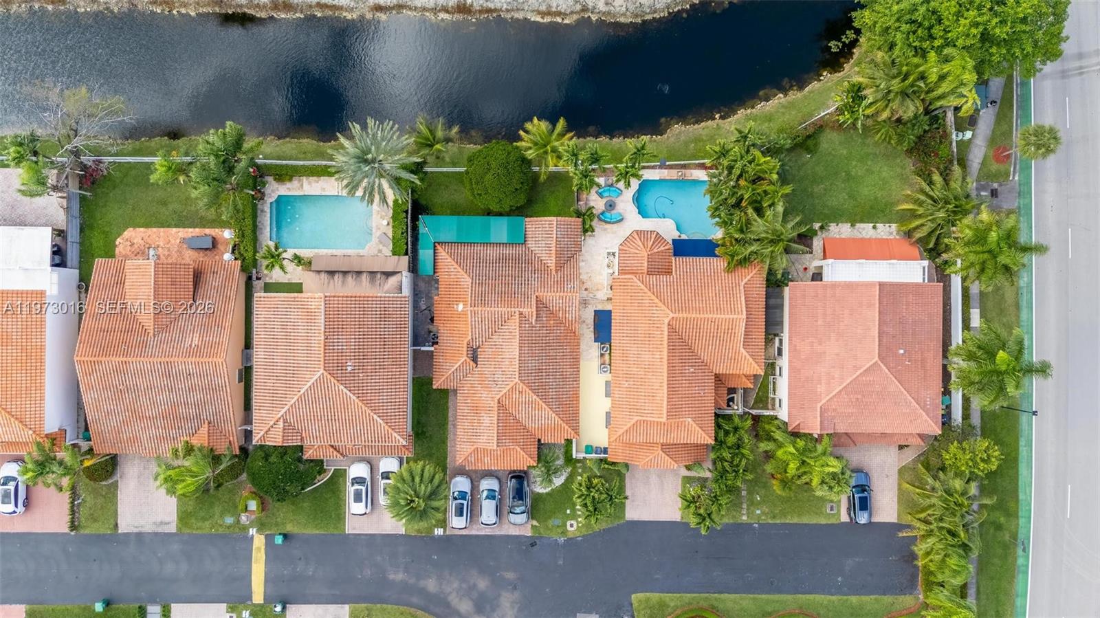 DORAL GLEN T-17816 - Residential