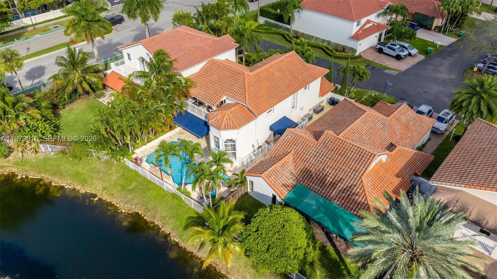 DORAL GLEN T-17816 - Residential