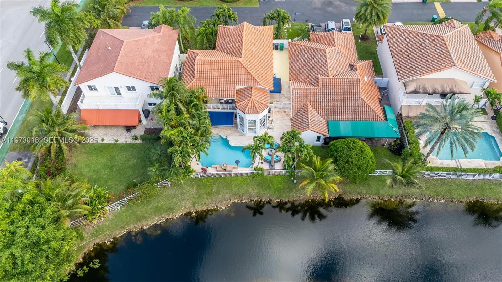 DORAL GLEN T-17816 - Residential