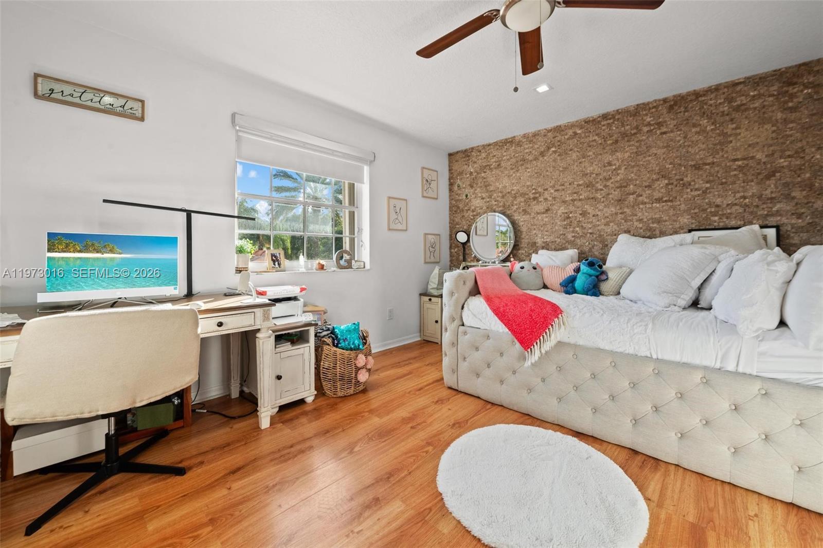 DORAL GLEN T-17816 - Residential