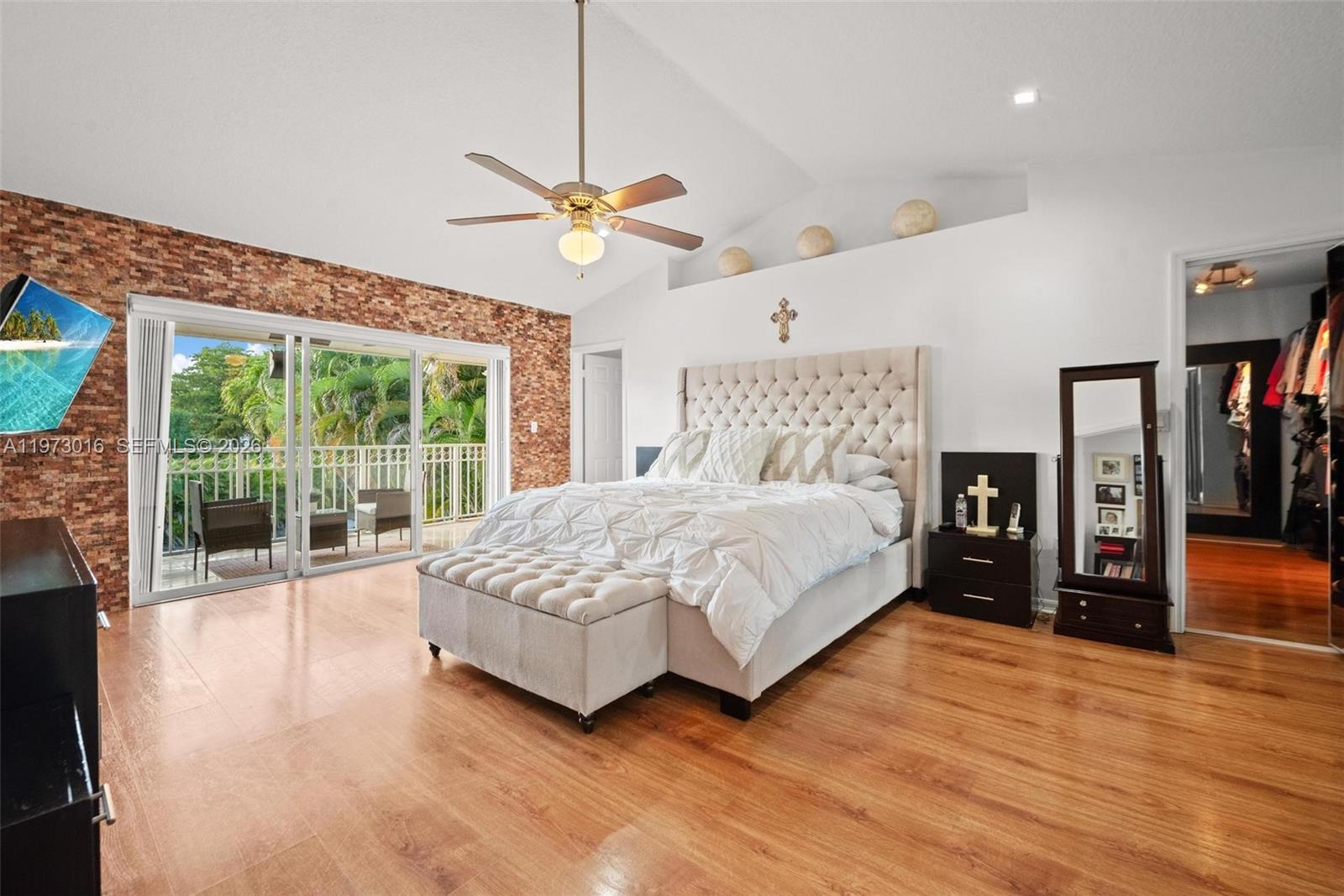 DORAL GLEN T-17816 - Residential