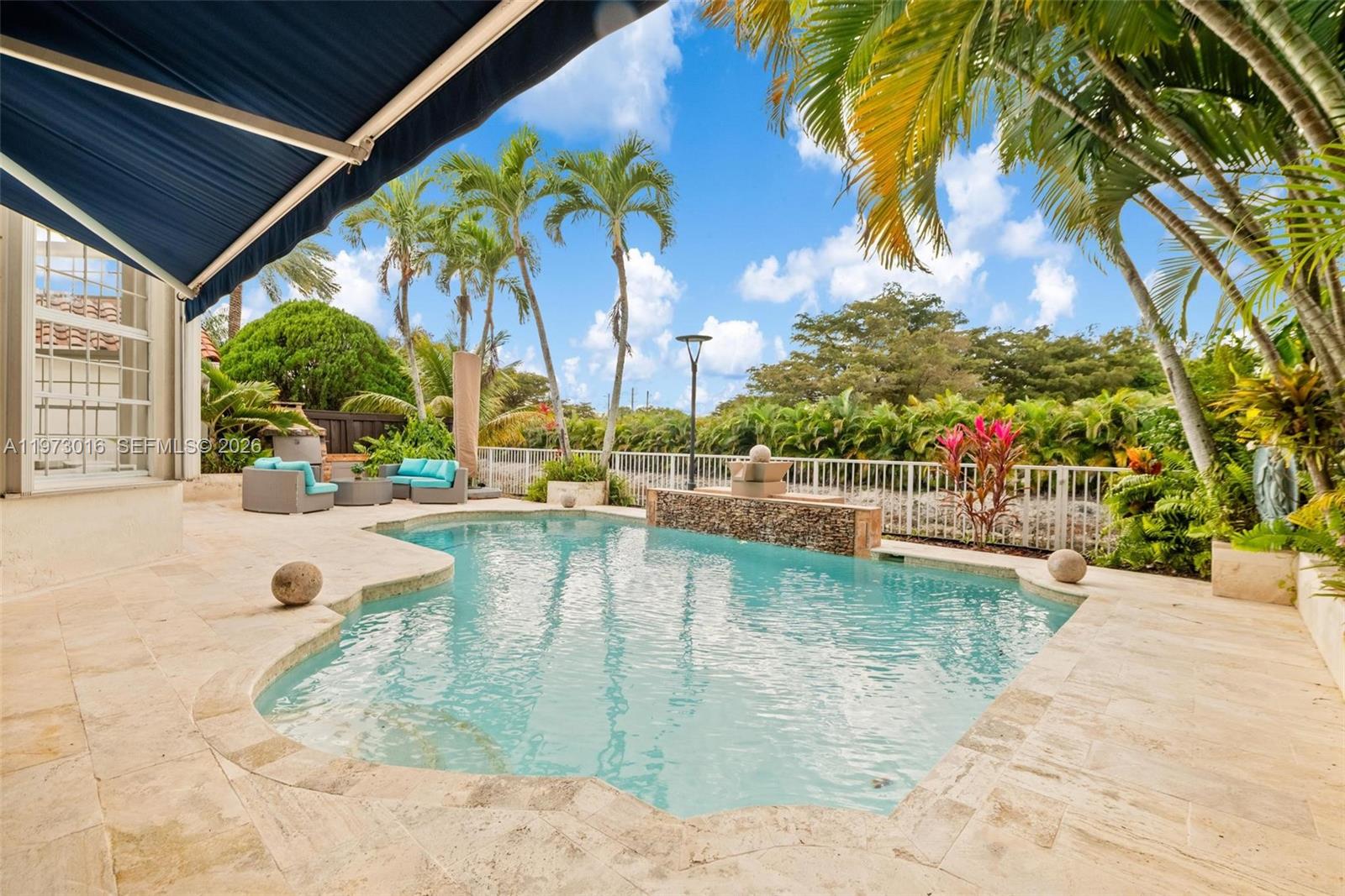 DORAL GLEN T-17816 - Residential