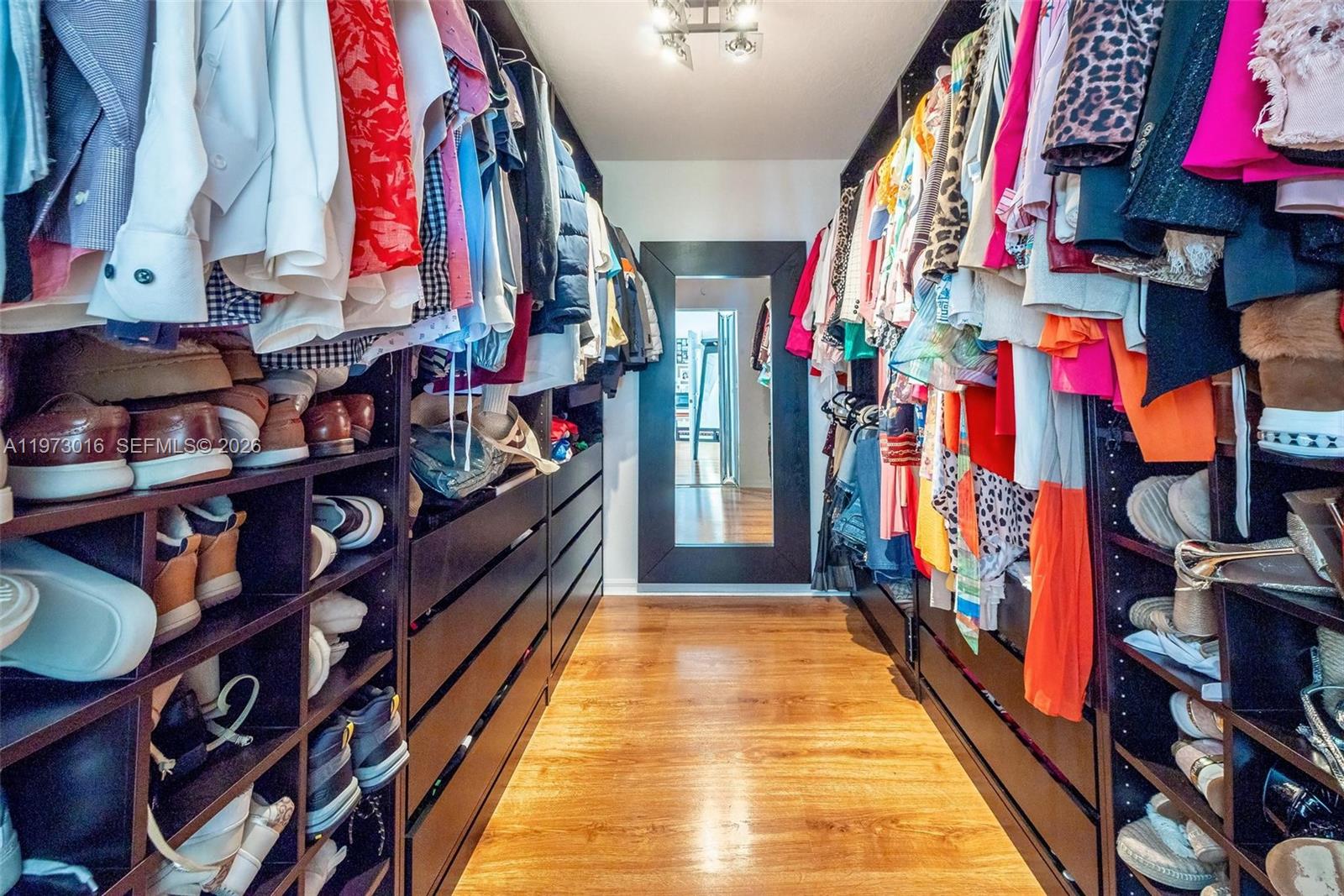 DORAL GLEN T-17816 - Residential