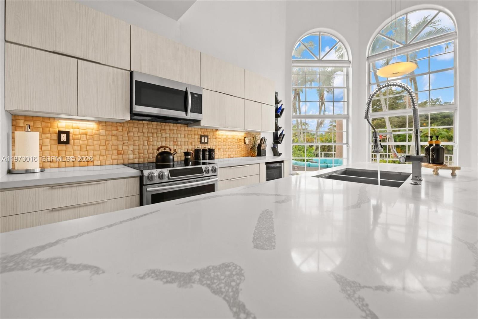 DORAL GLEN T-17816 - Residential