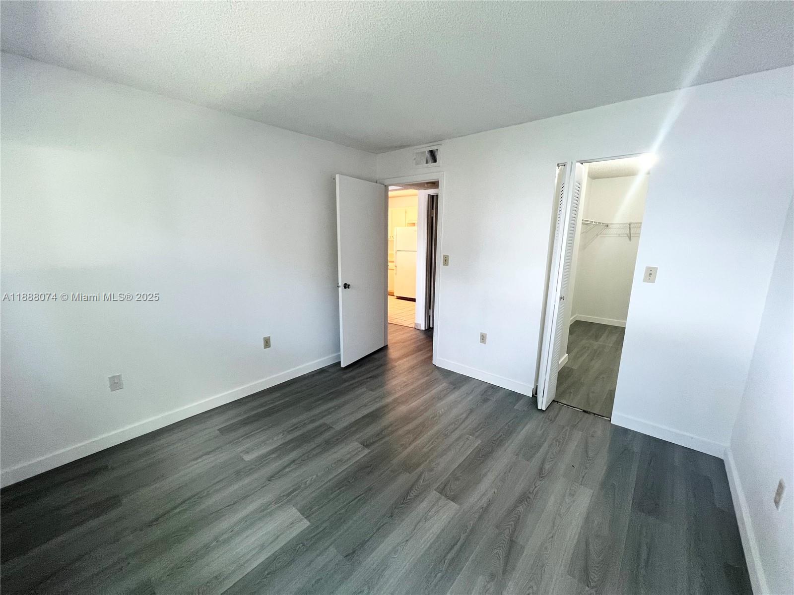 PALMS OF PEMBROKE CONDO - Residential Lease