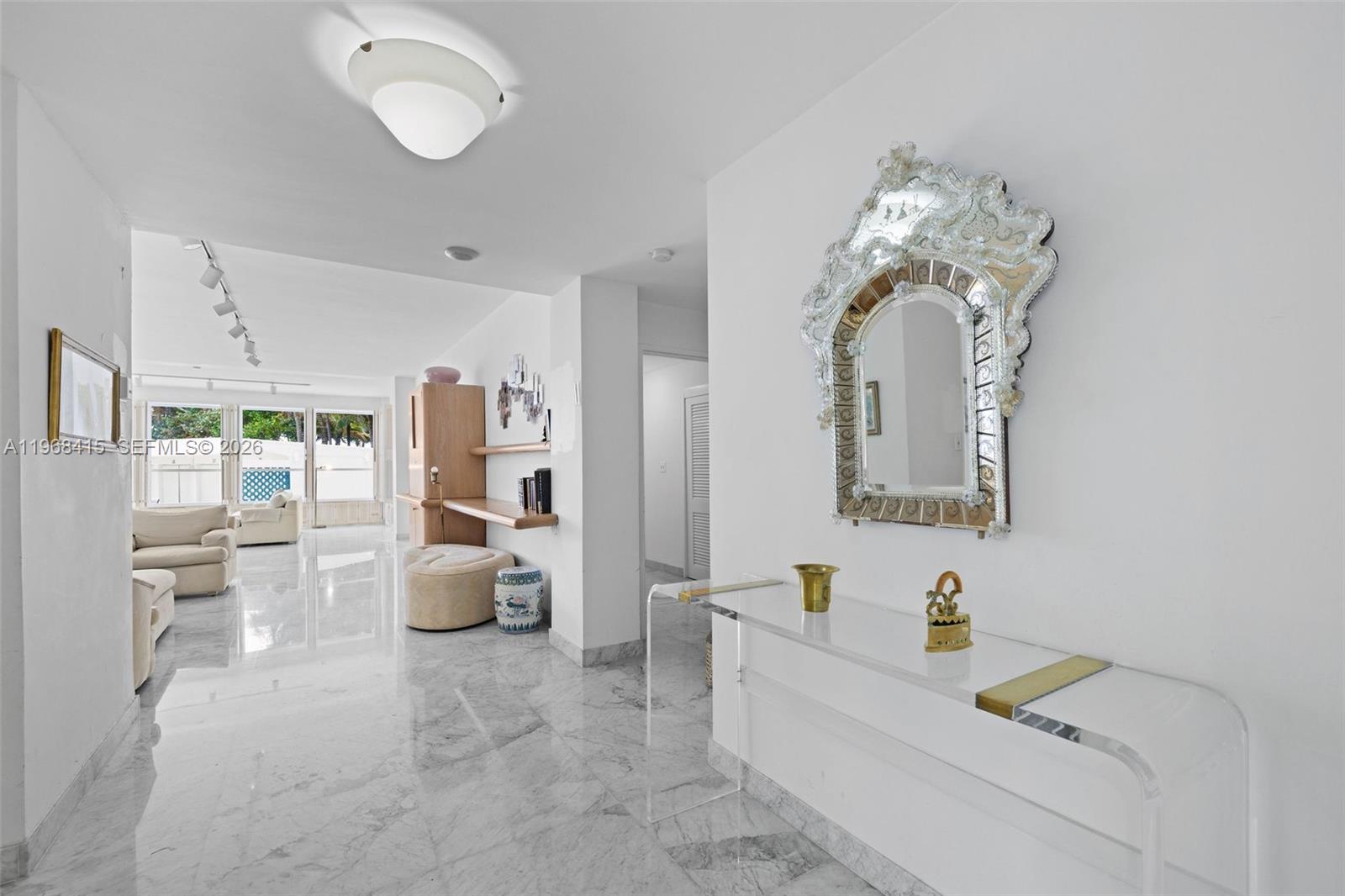 THE EXECUTIVE CONDO - Residential