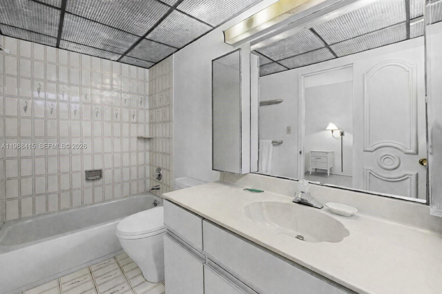 THE EXECUTIVE CONDO - Residential