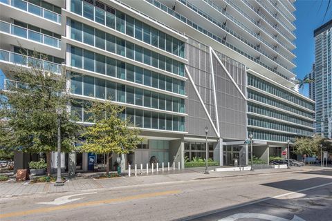 79 SW 12th St 2404-S Miami FL 33130