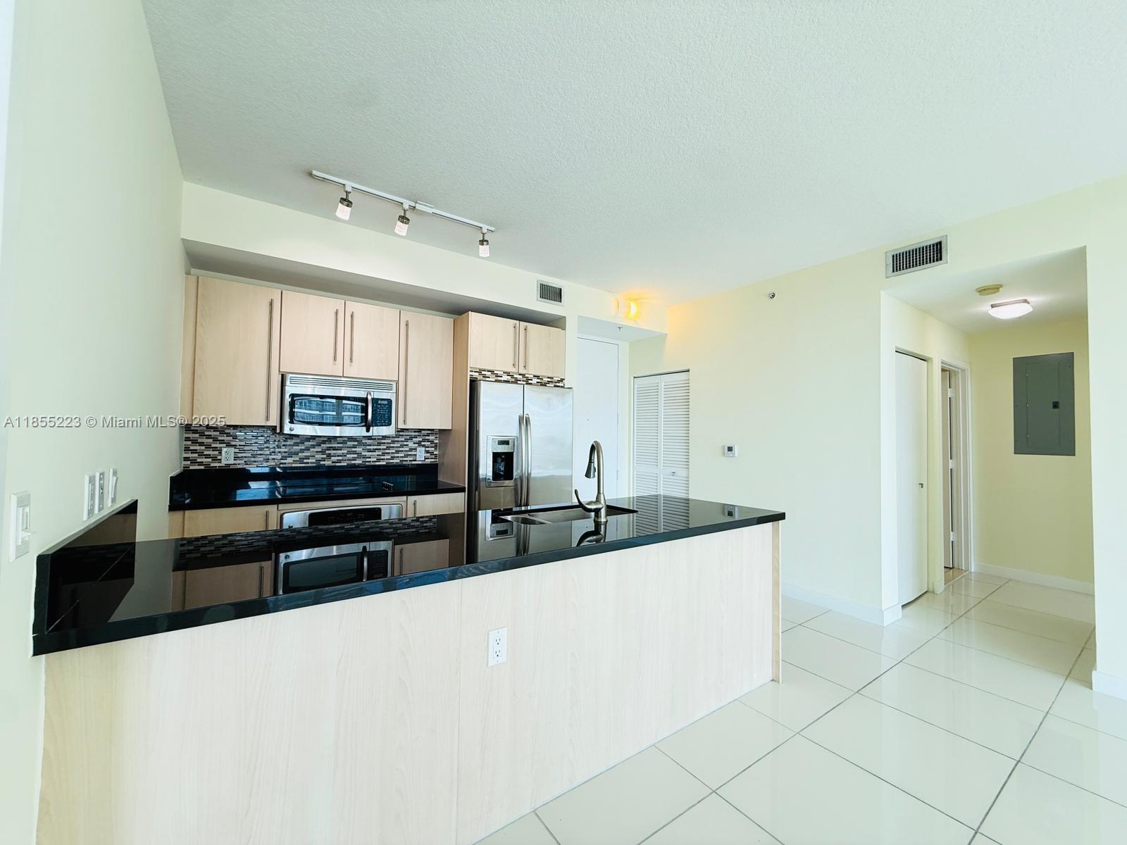 79 SW 12th St 2404-S