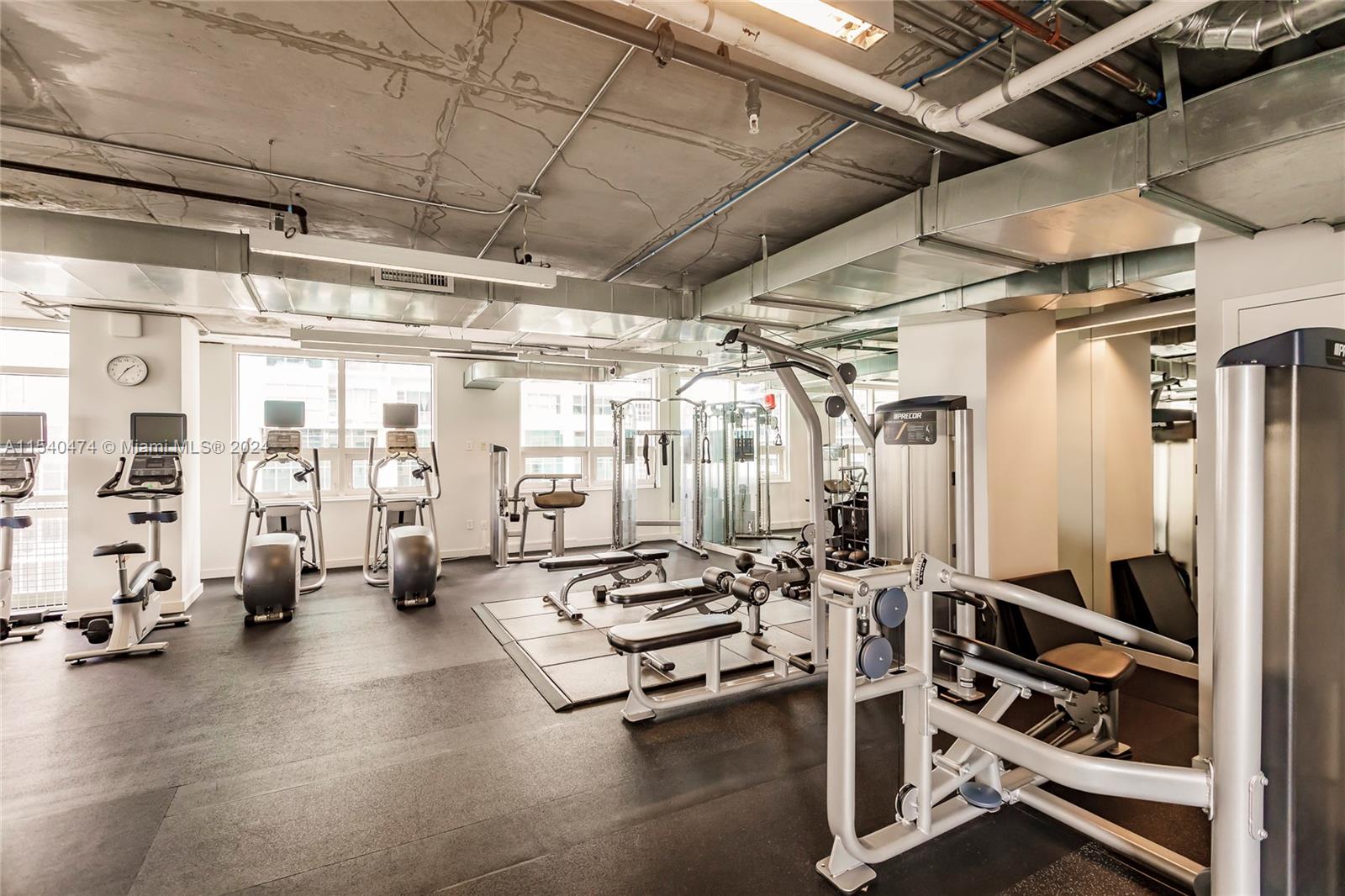 MIDBLOCK MIAMI CONDO - Residential Lease