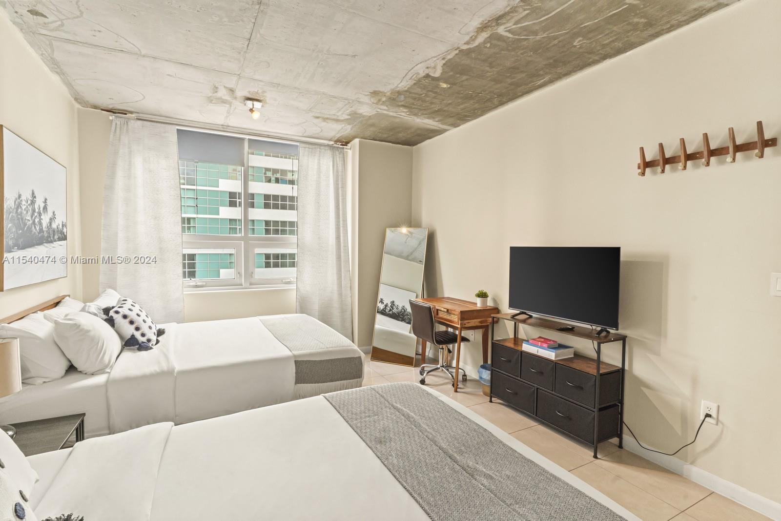 MIDBLOCK MIAMI CONDO - Residential Lease