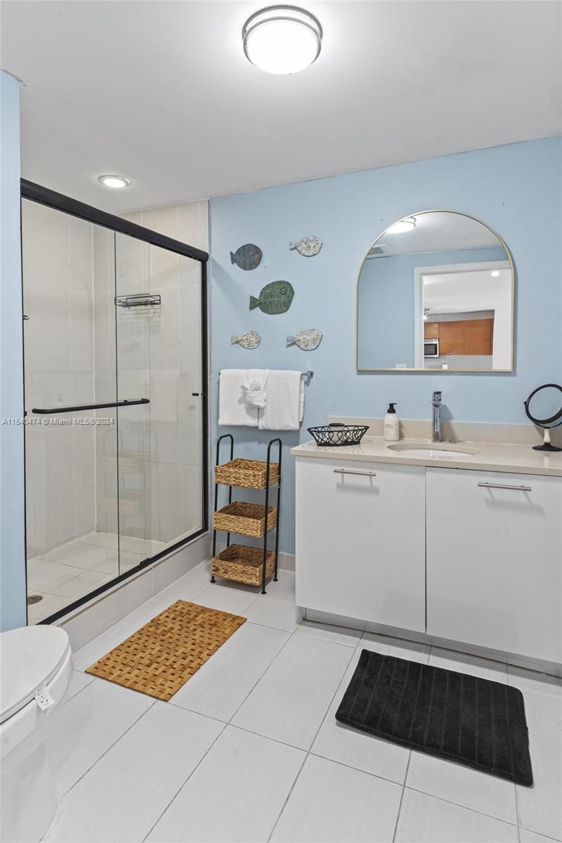 MIDBLOCK MIAMI CONDO - Residential Lease