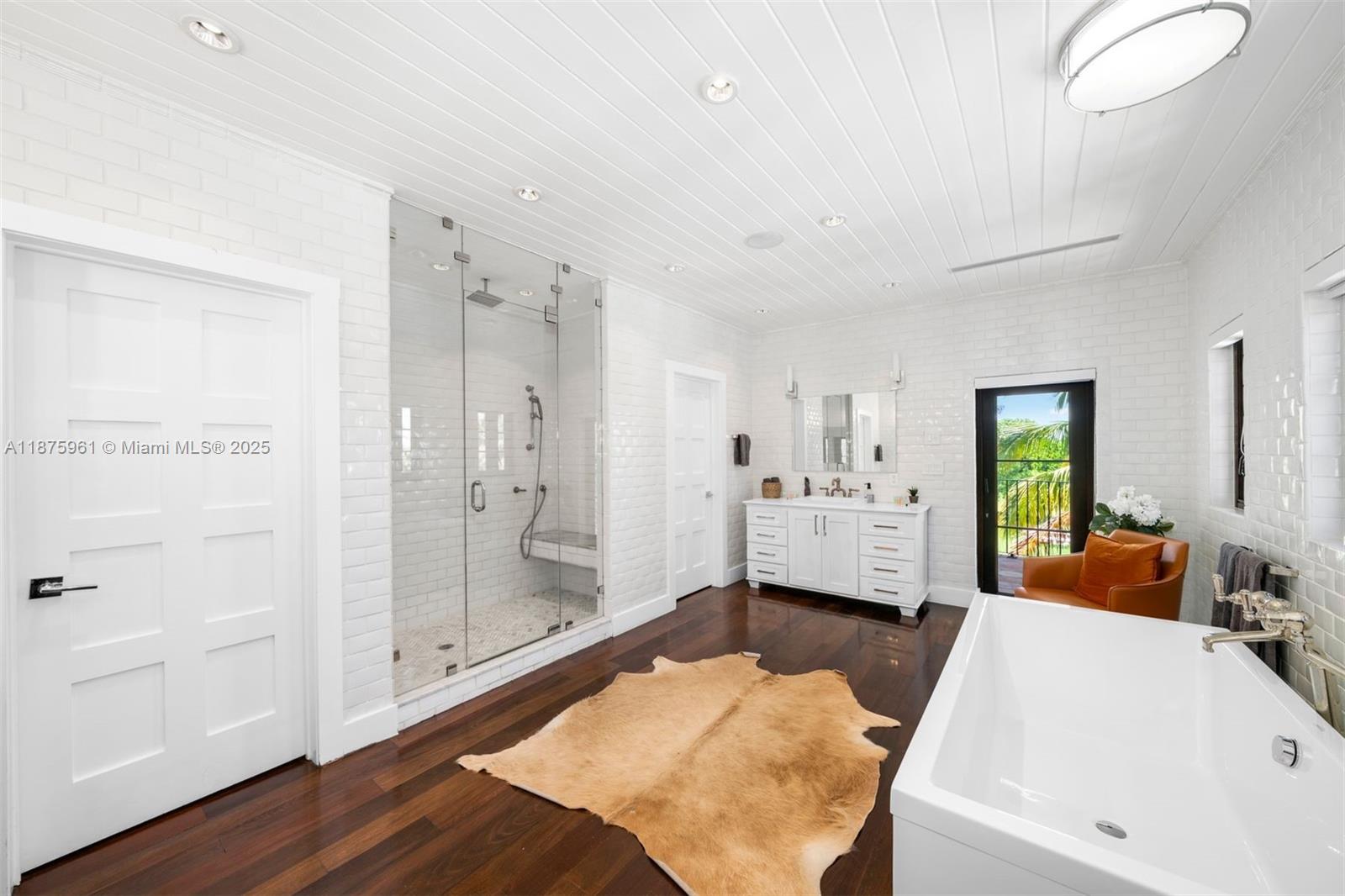 BAYSHORE ESTATES - Residential