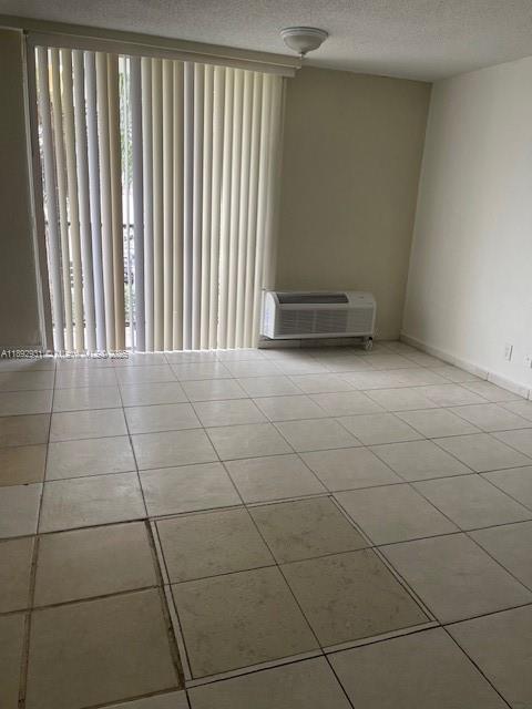 GOLDEN GATE APARTMENTS CO - Residential Lease