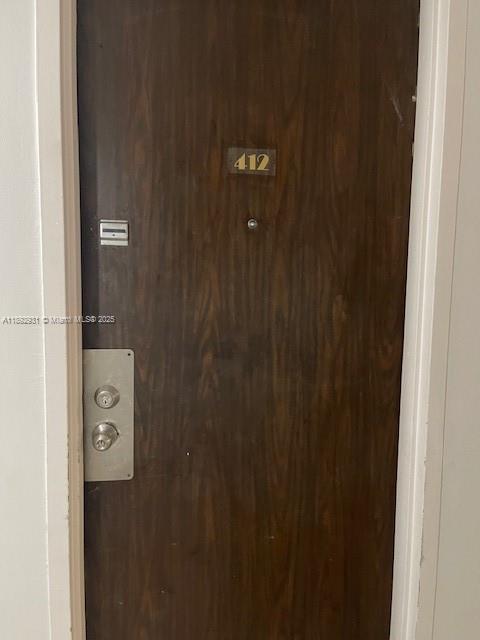 GOLDEN GATE APARTMENTS CO - Residential Lease