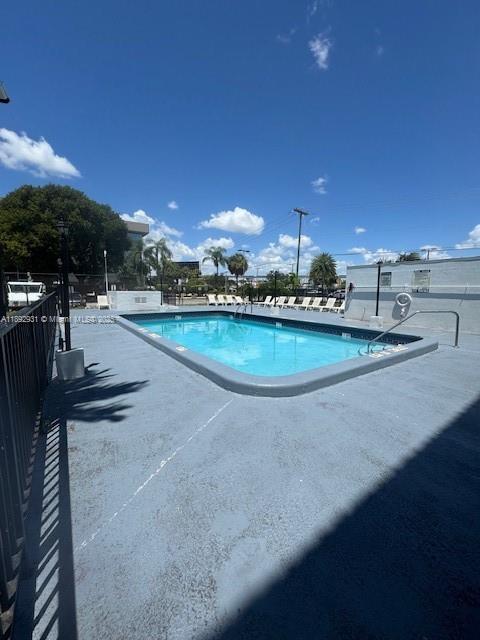 GOLDEN GATE APARTMENTS CO - Residential Lease