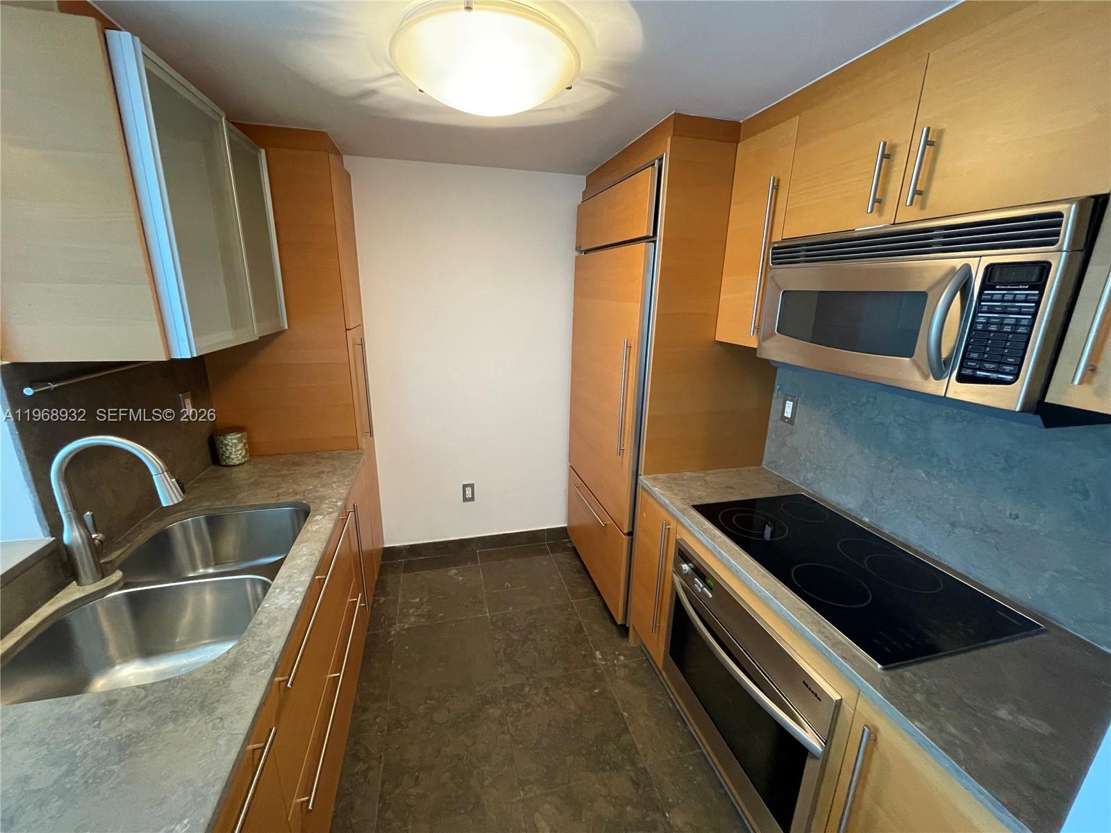 ICON CONDO - Residential