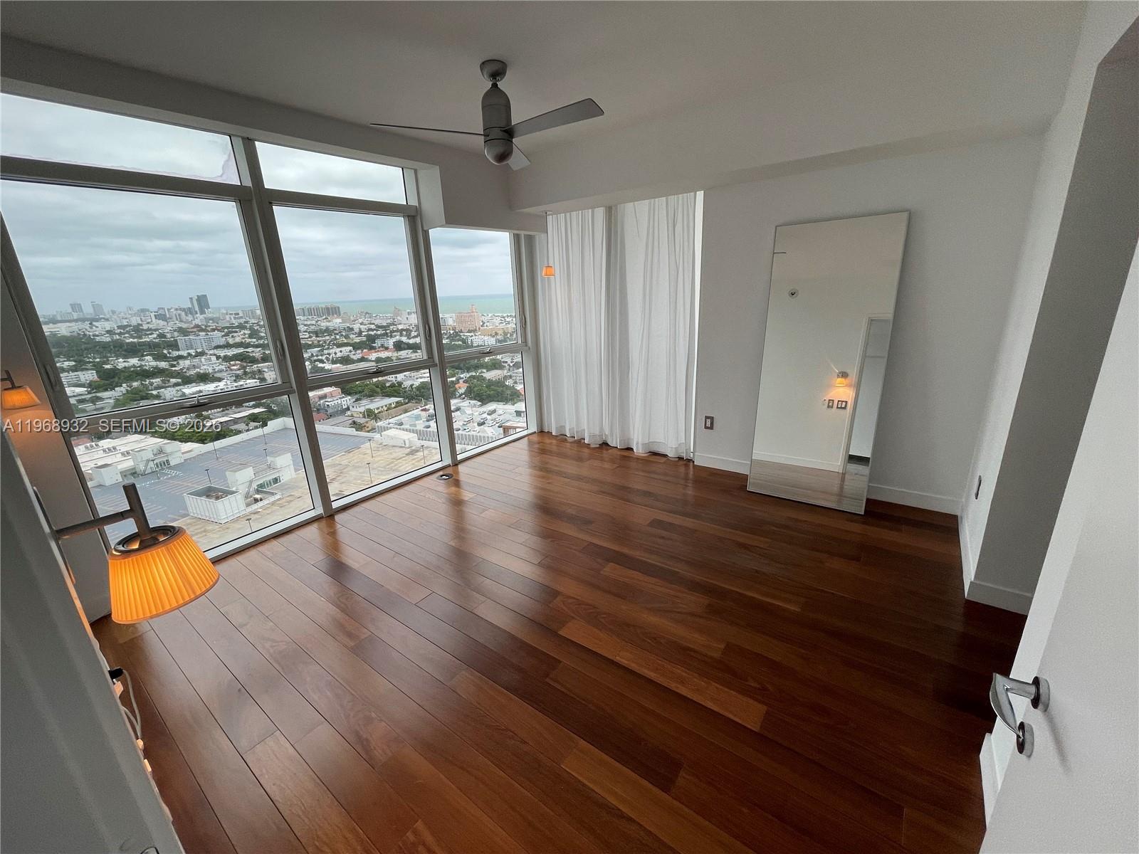 ICON CONDO - Residential