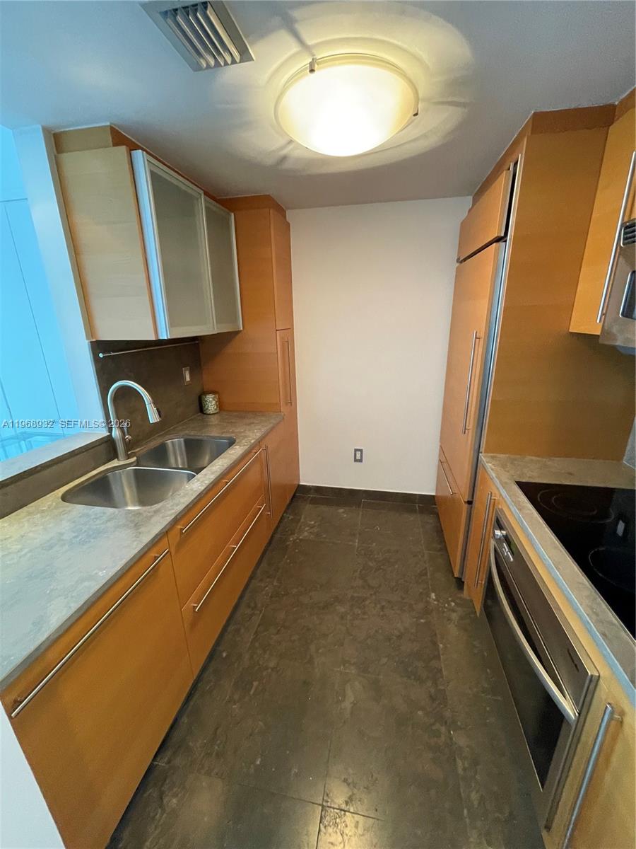 ICON CONDO - Residential