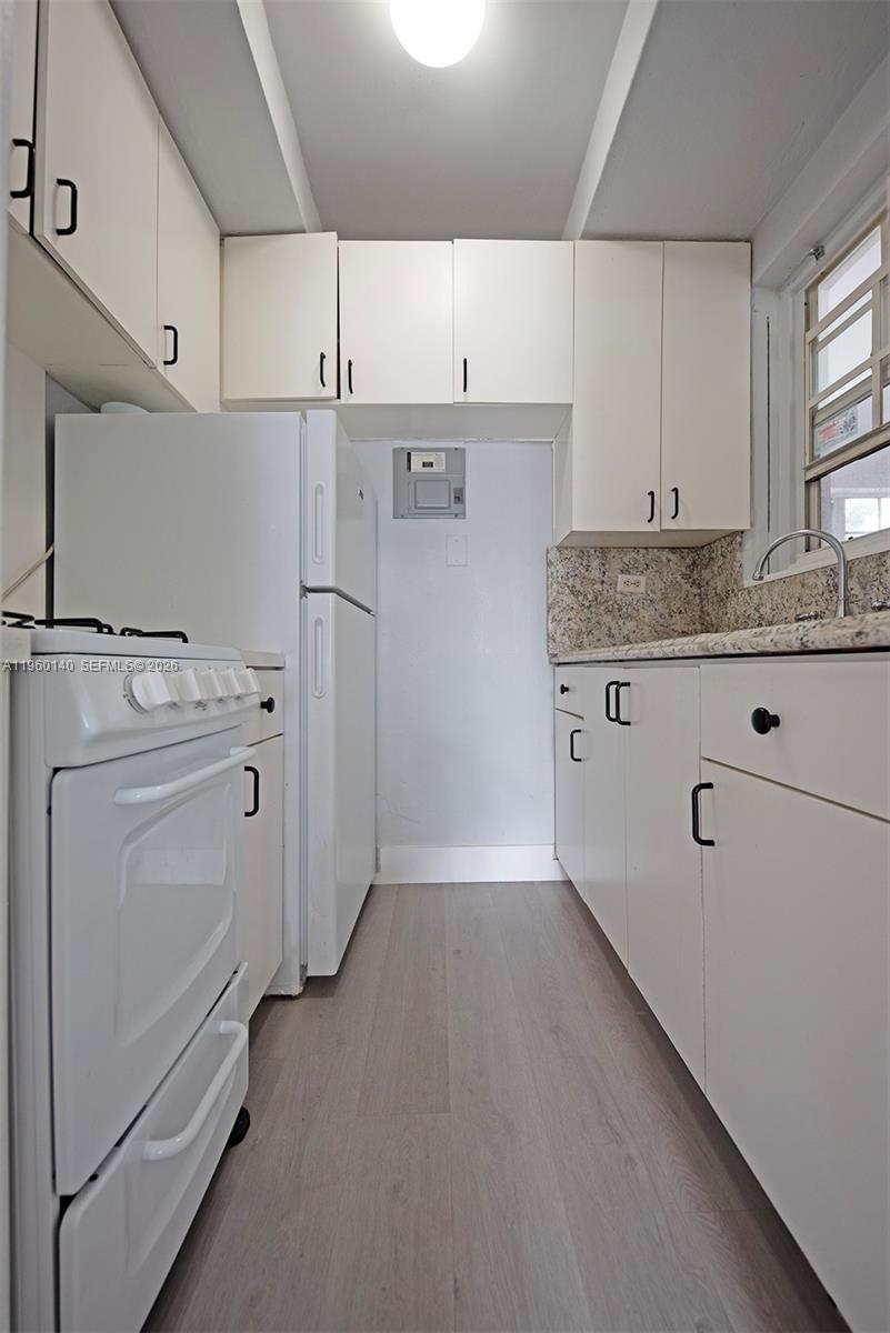 FLAMINGO TERR ADDN - Residential Lease