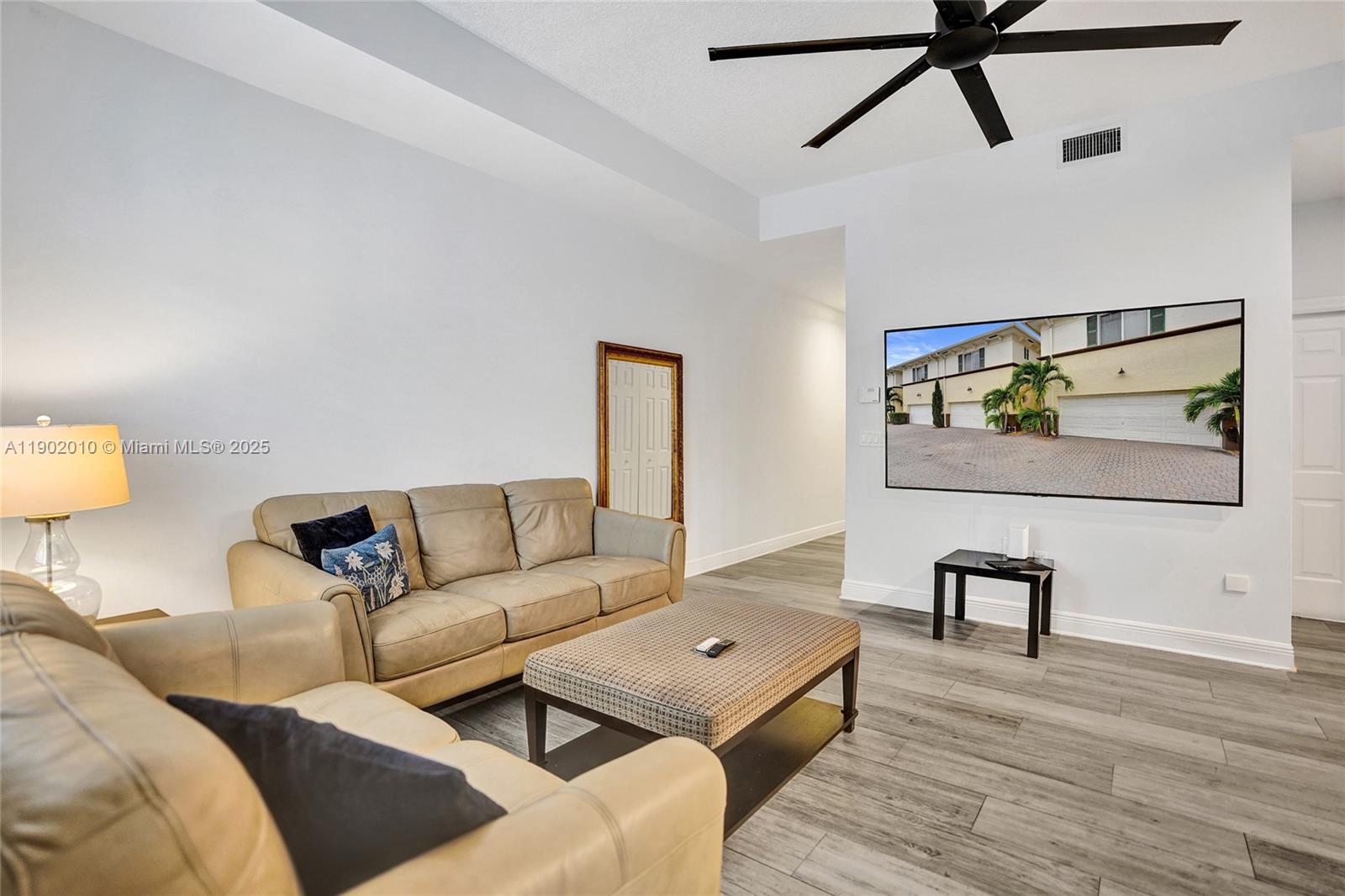 PARROT COVE - Residential