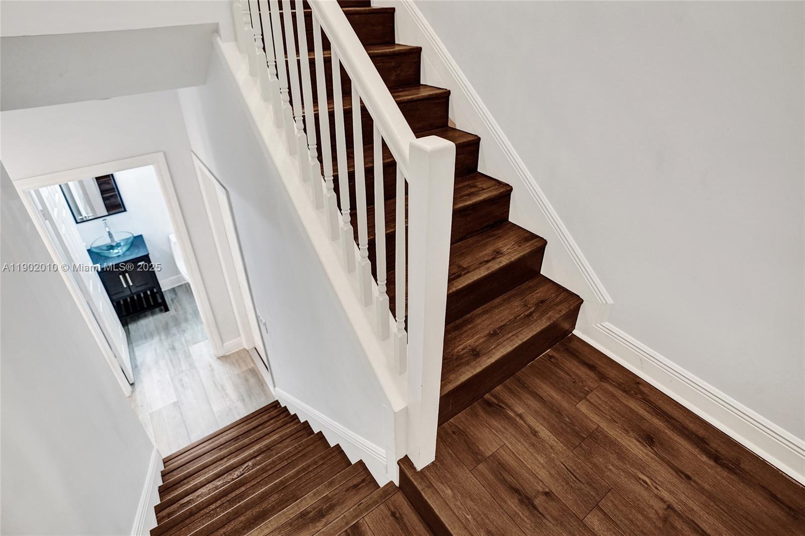 PARROT COVE - Residential