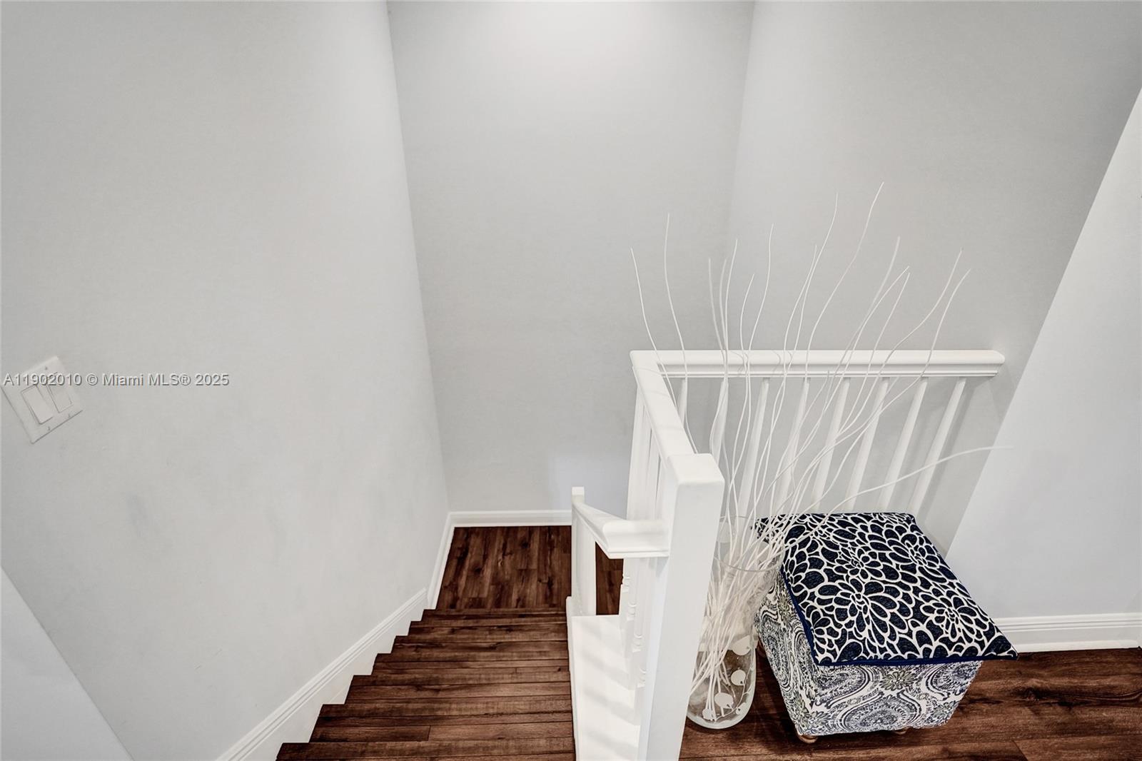 PARROT COVE - Residential