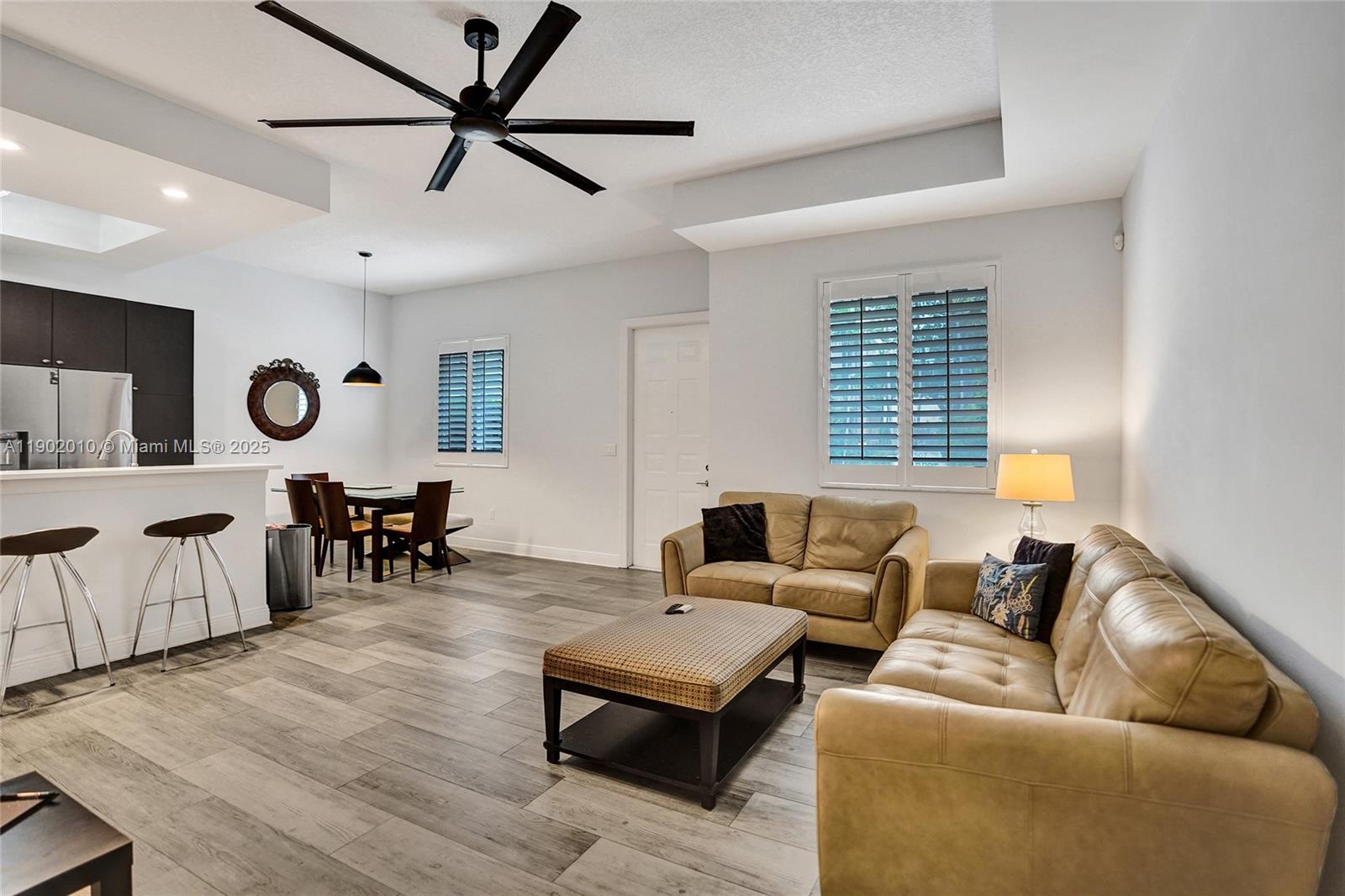 PARROT COVE - Residential