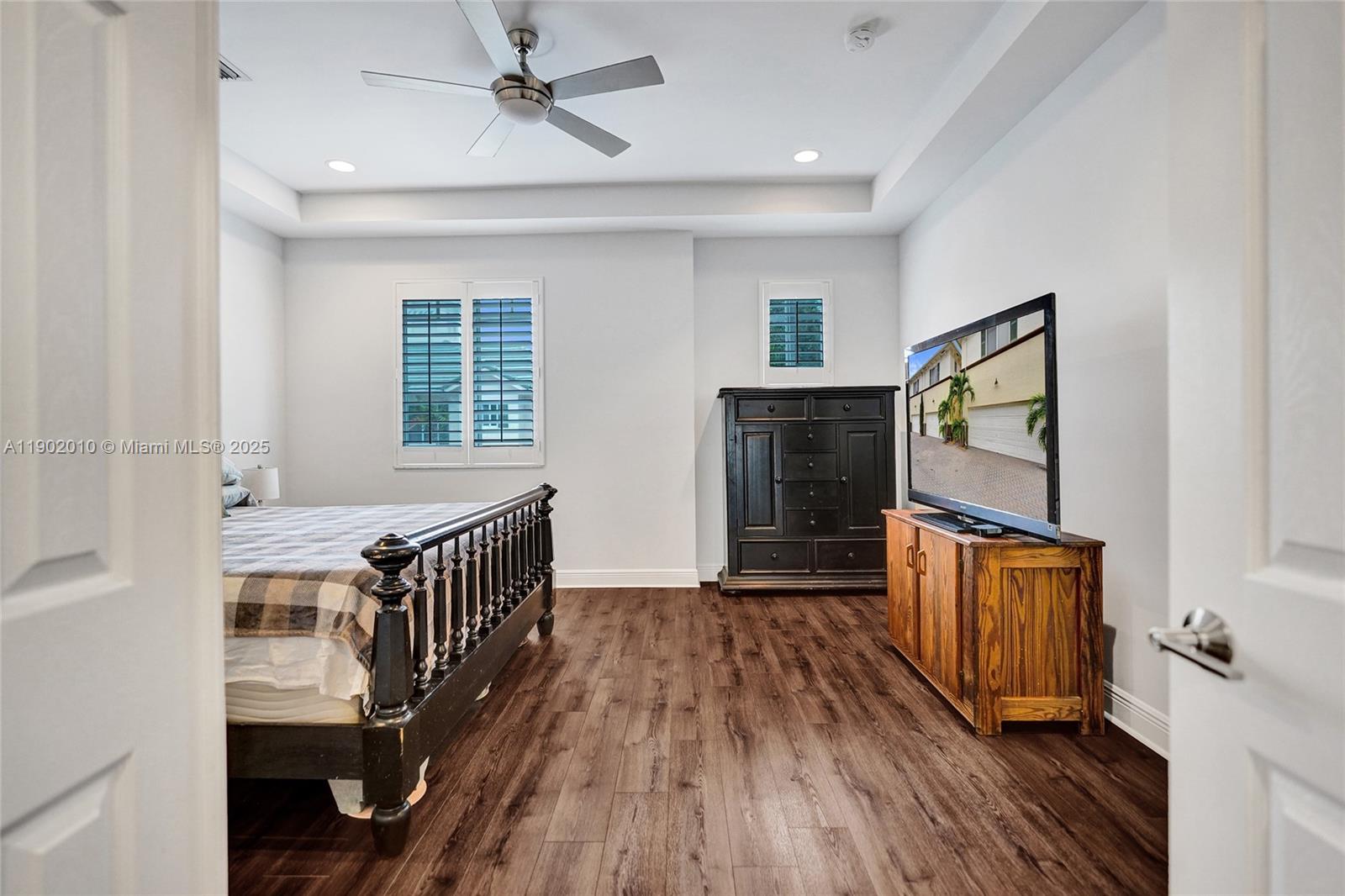 PARROT COVE - Residential