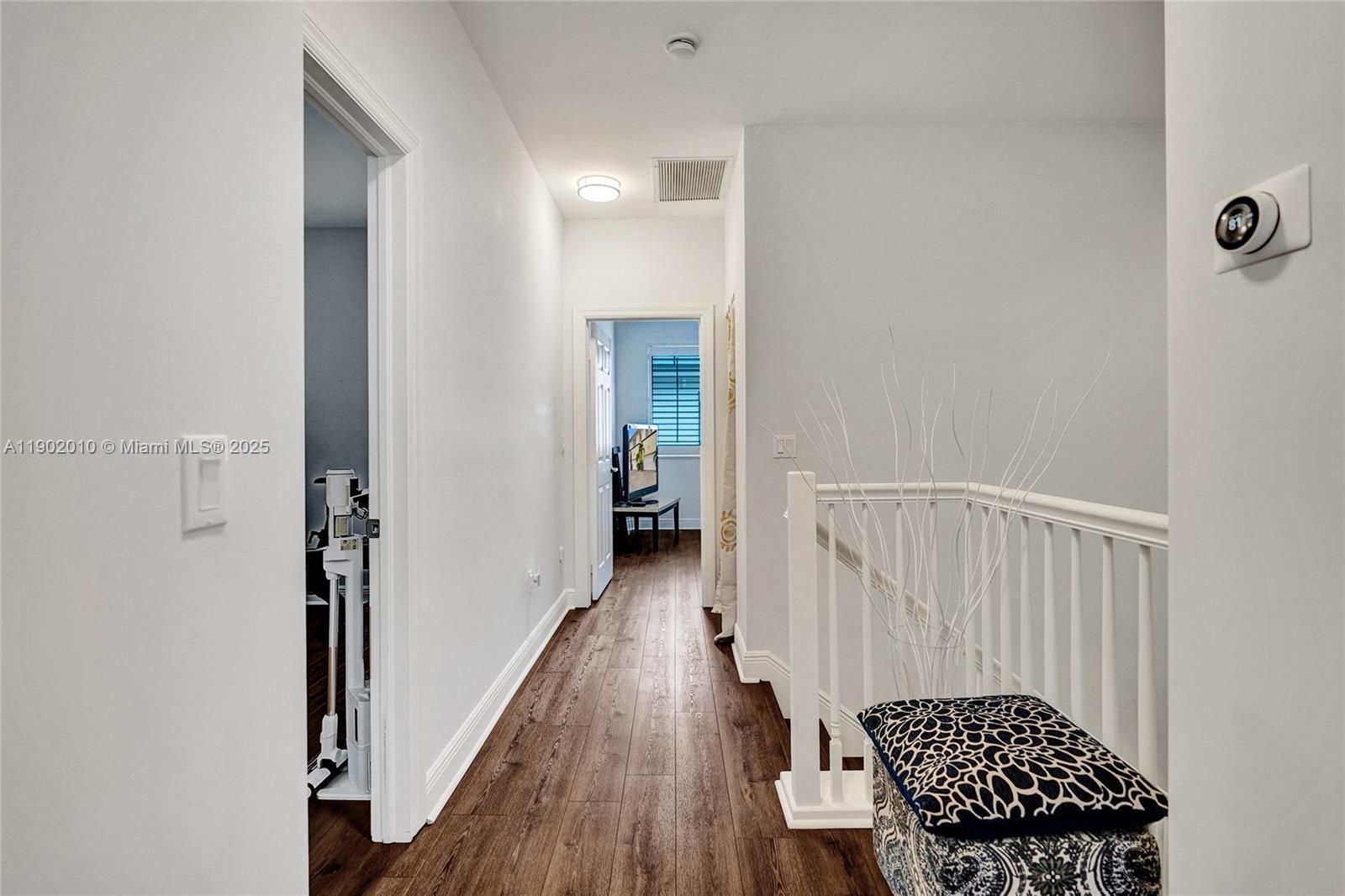 PARROT COVE - Residential