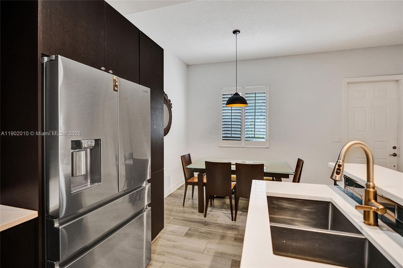 PARROT COVE - Residential