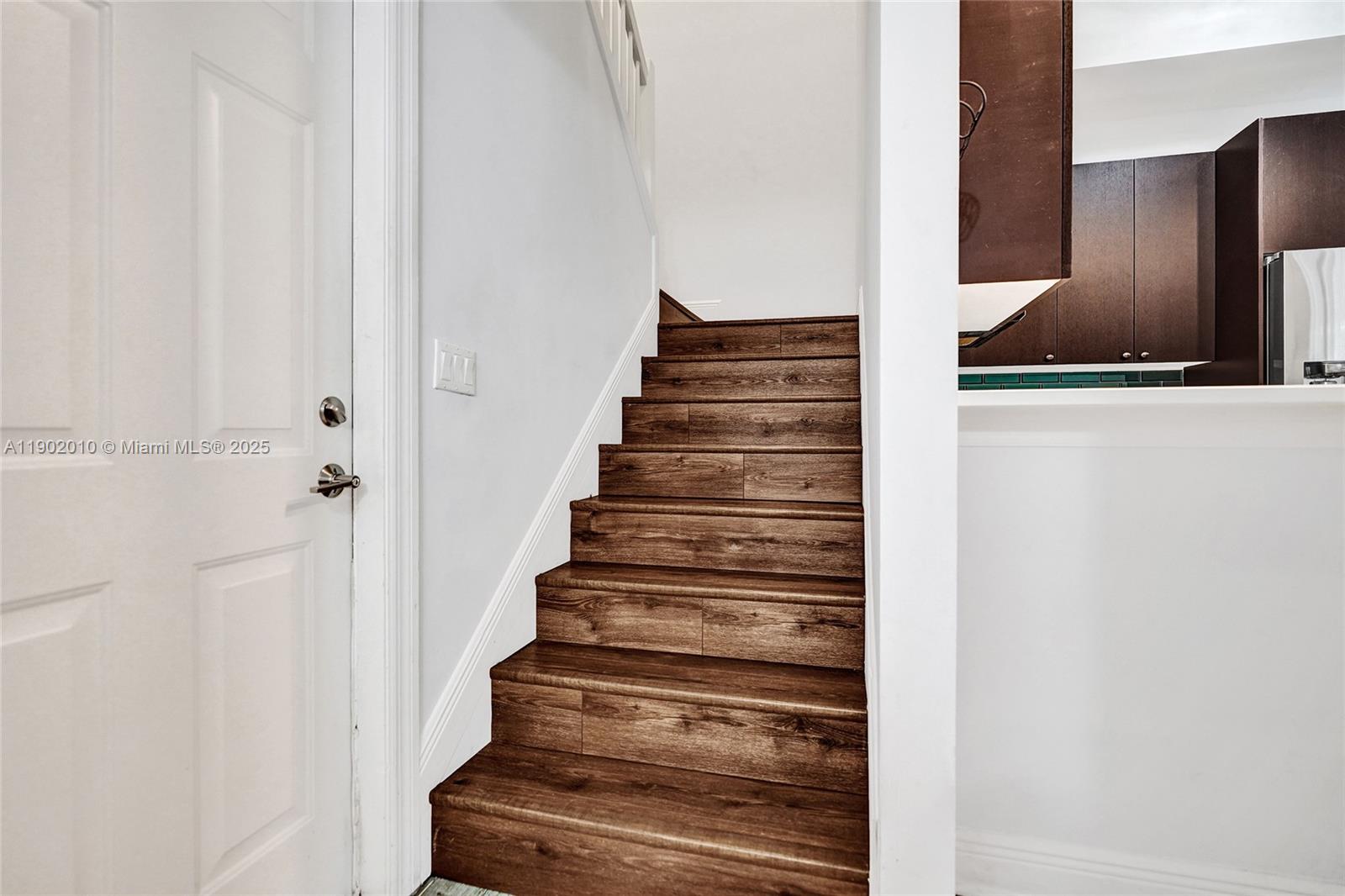 PARROT COVE - Residential