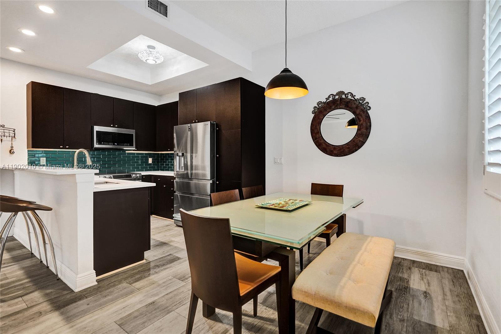 PARROT COVE - Residential