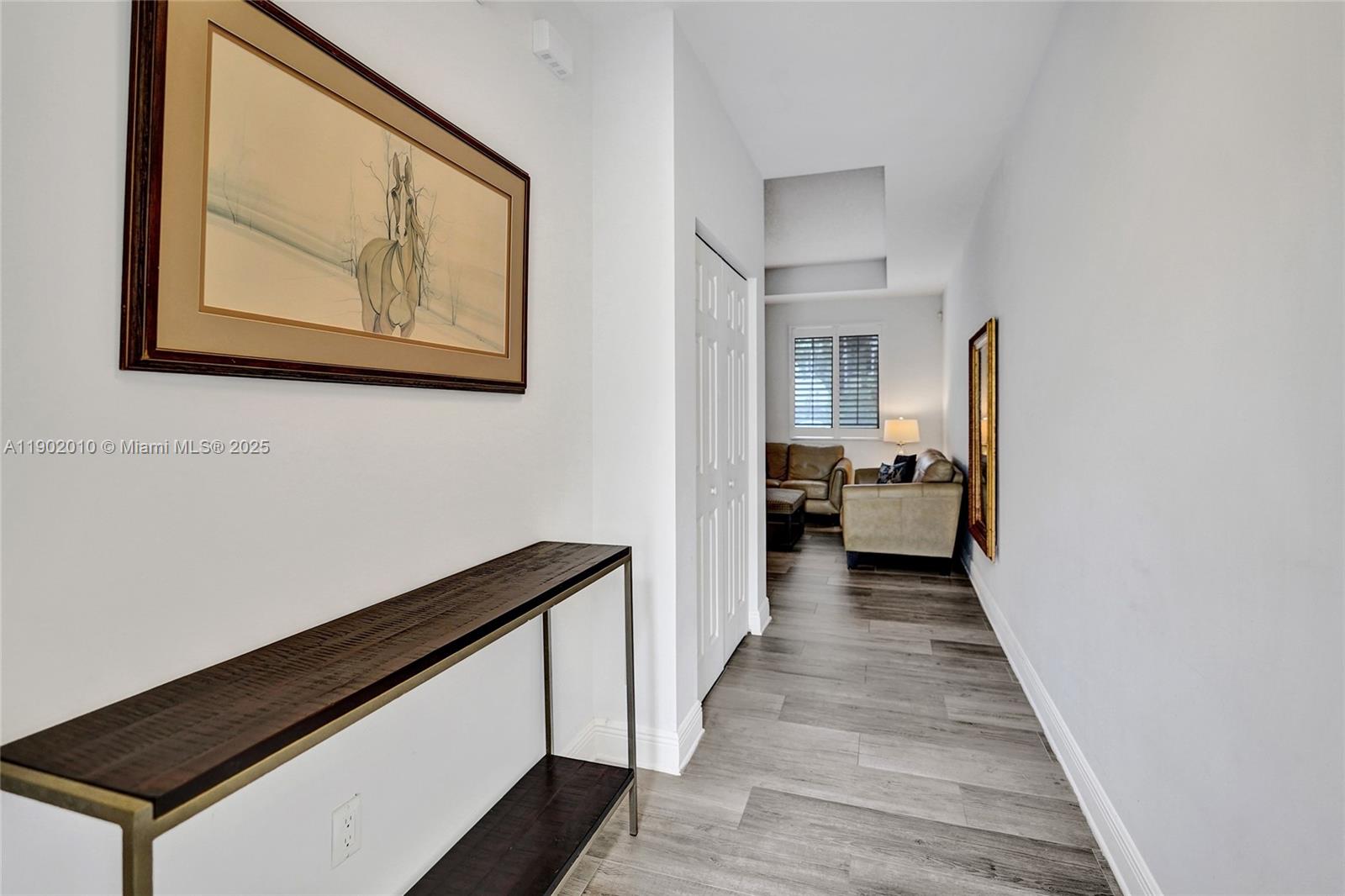 PARROT COVE - Residential